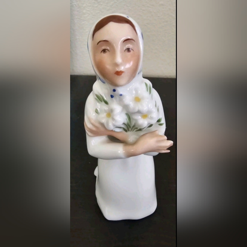 Vintage BOEHM Lady Praying Porcelain Female  5" Tall